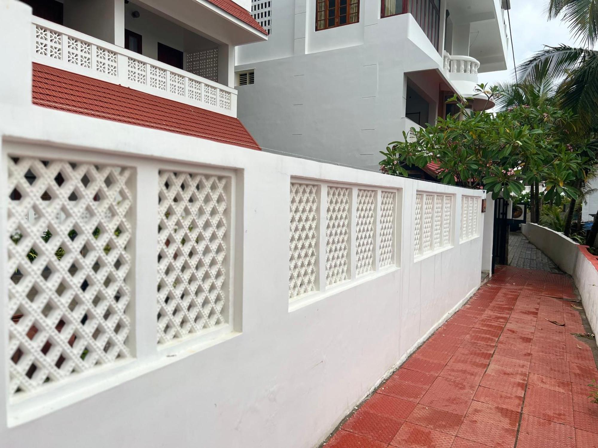 Hotel Buddha Beach Hotel *